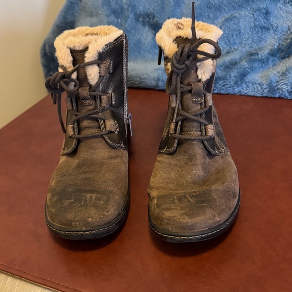 Clarks Brown Fur-Lined Boots - Picture 2 of 11